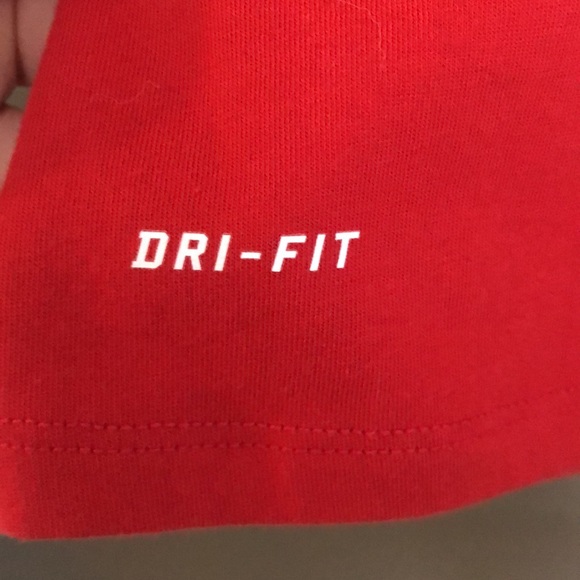 Red Nike dri fit small t shirt scoop neck - Picture 3 of 9